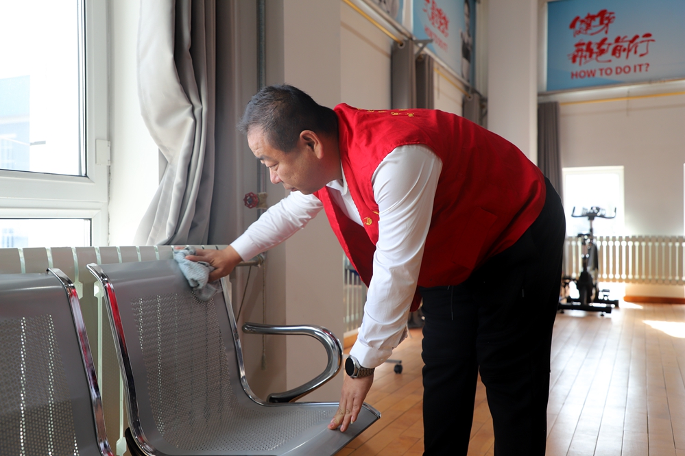庫都爾森工公司共青團中部協作一區開展志愿服務活動 (2)__已改.jpg