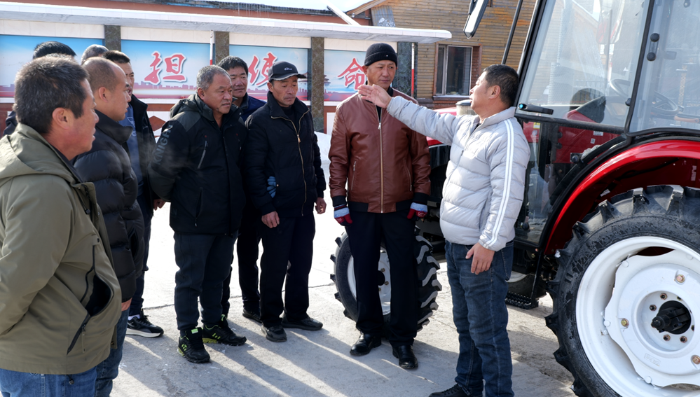 內蒙古森工集團2024年度農用拖拉機駕駛員培訓班在圖里河林業技工學校開班 (1)__已改.png