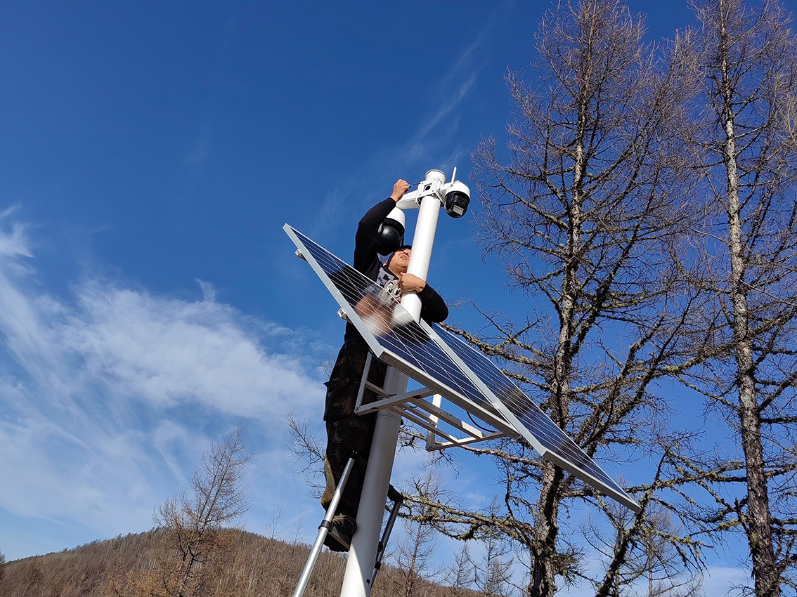 阿龍山森工公司森林資源管理中心全力維護濕地公園監控設備.jpg