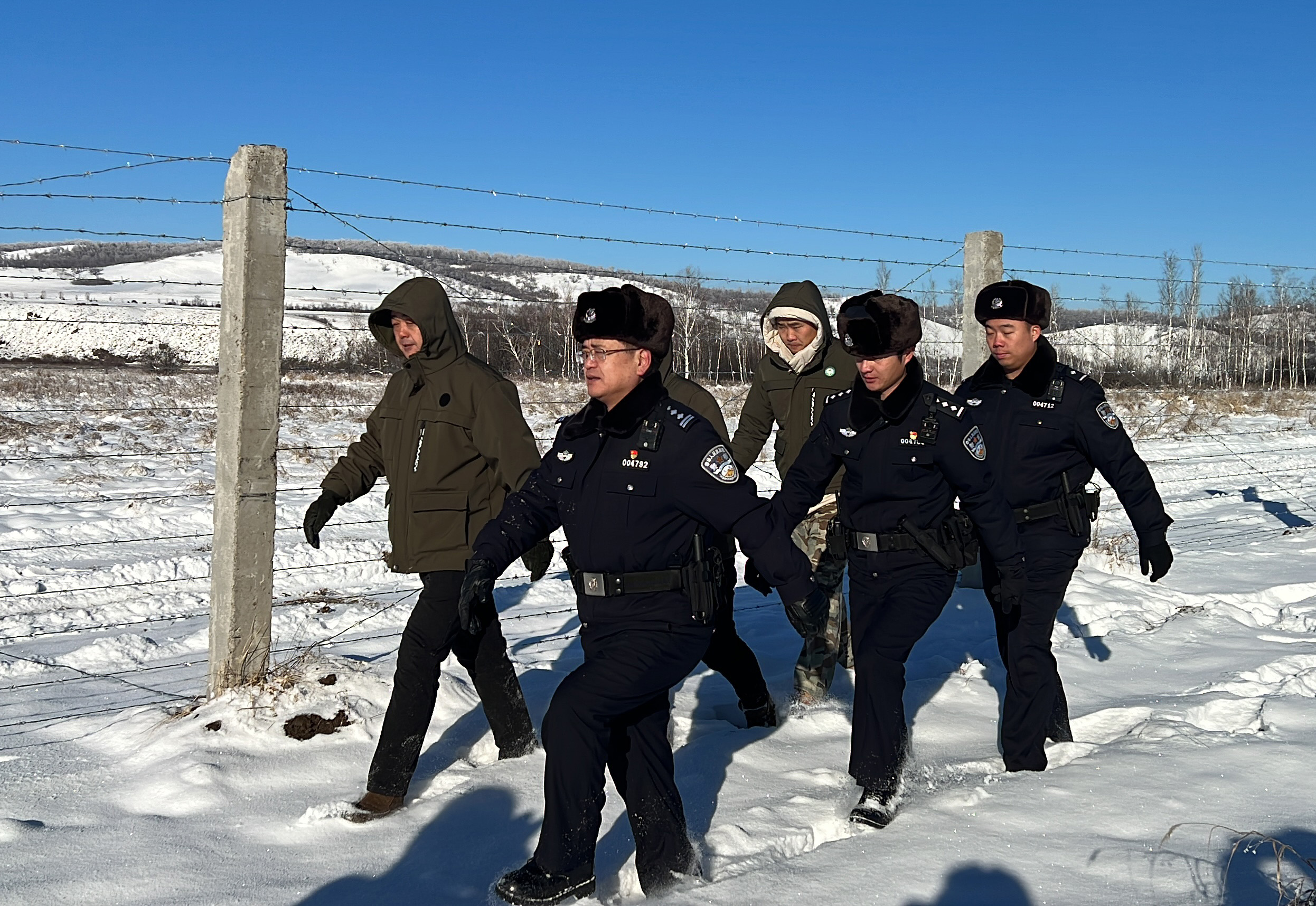 聯合開展“林長+警長”冬季巡護行動.jpg