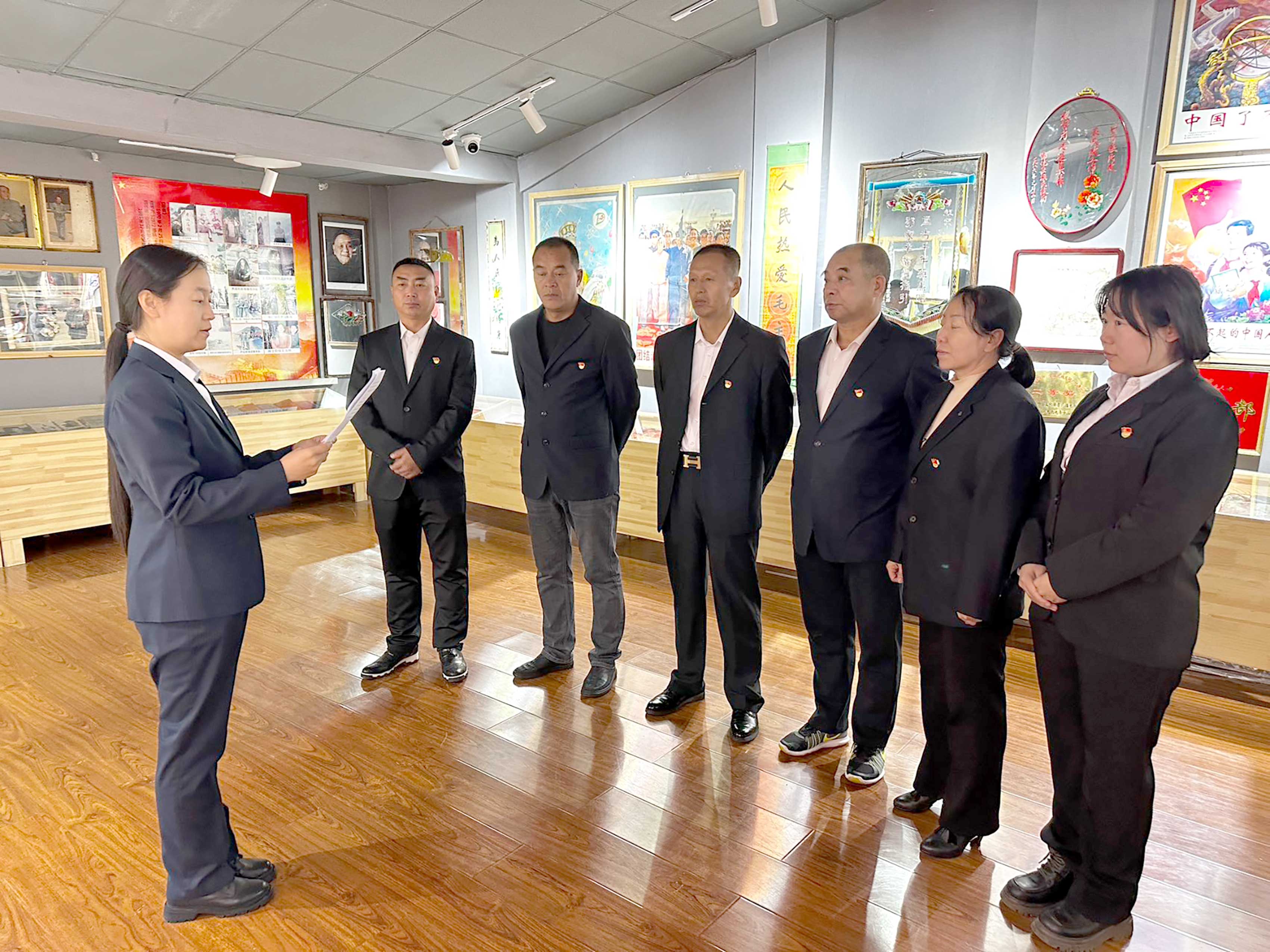 阿里河森工公司森林經(jīng)營中心開展黨員學習活動.jpg