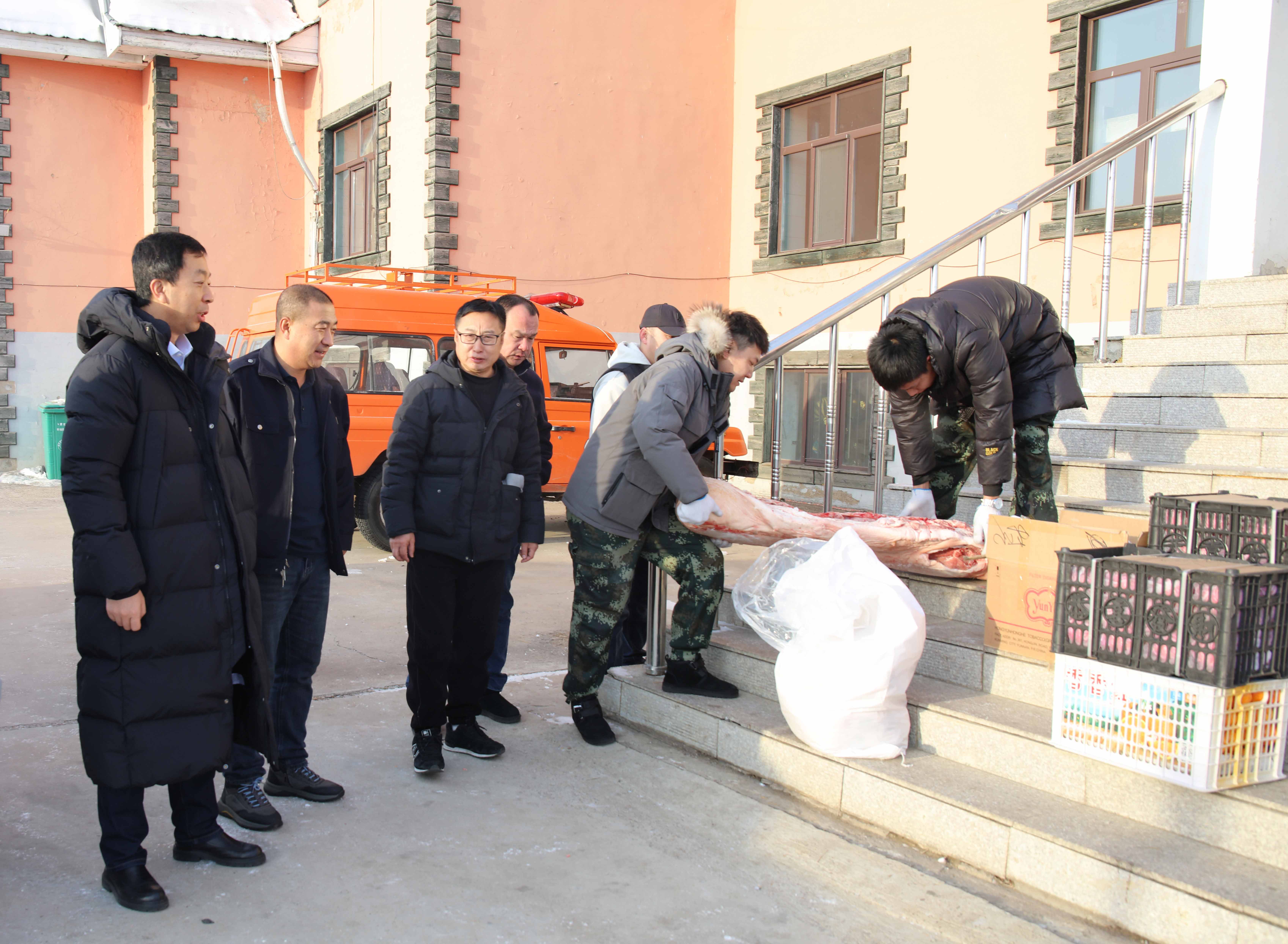 大楊樹林業公司黨政領導深入基層一線看望慰問干部職工2.jpg