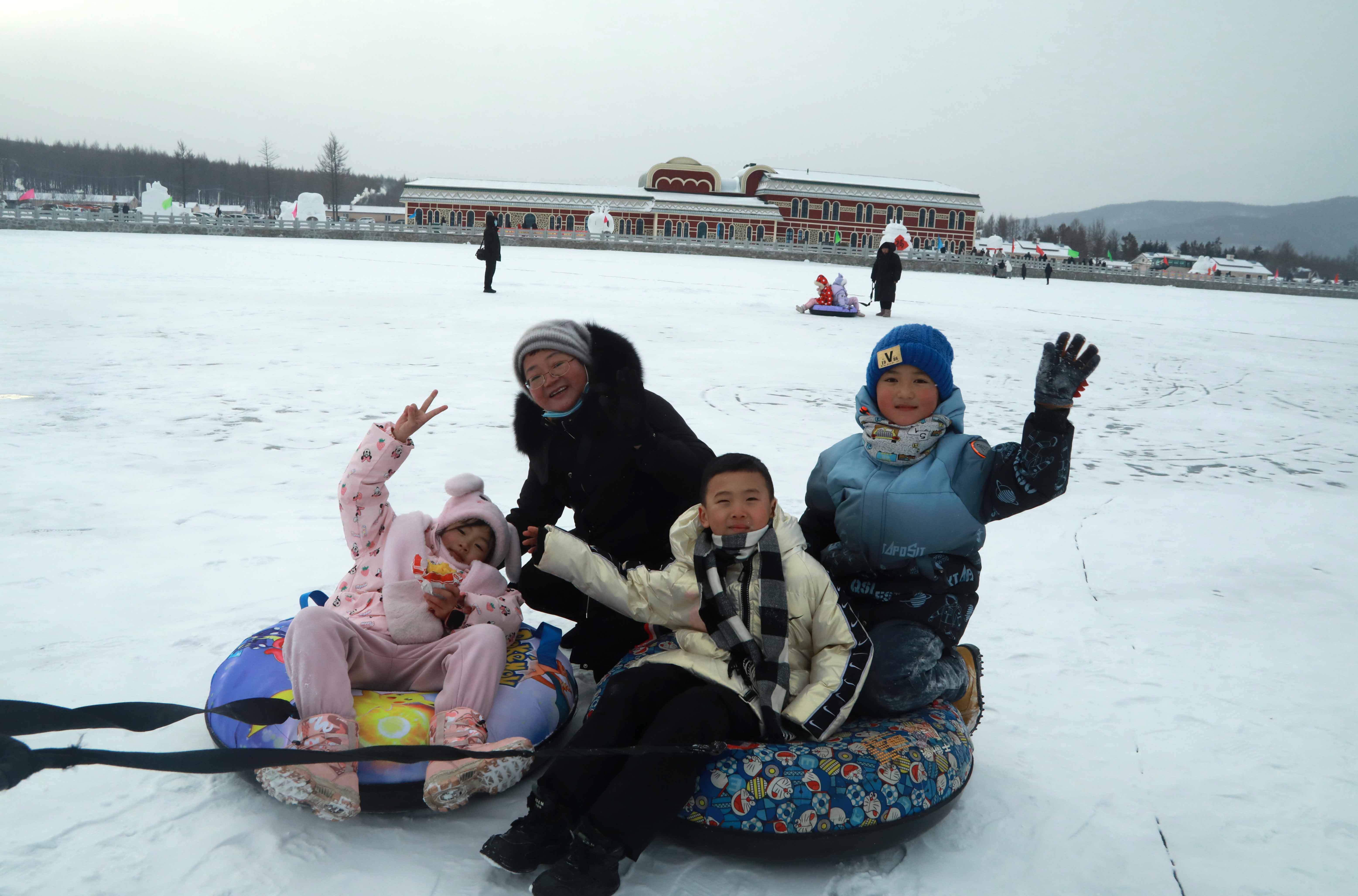 綽爾森工公司舉辦冰雪2.jpg