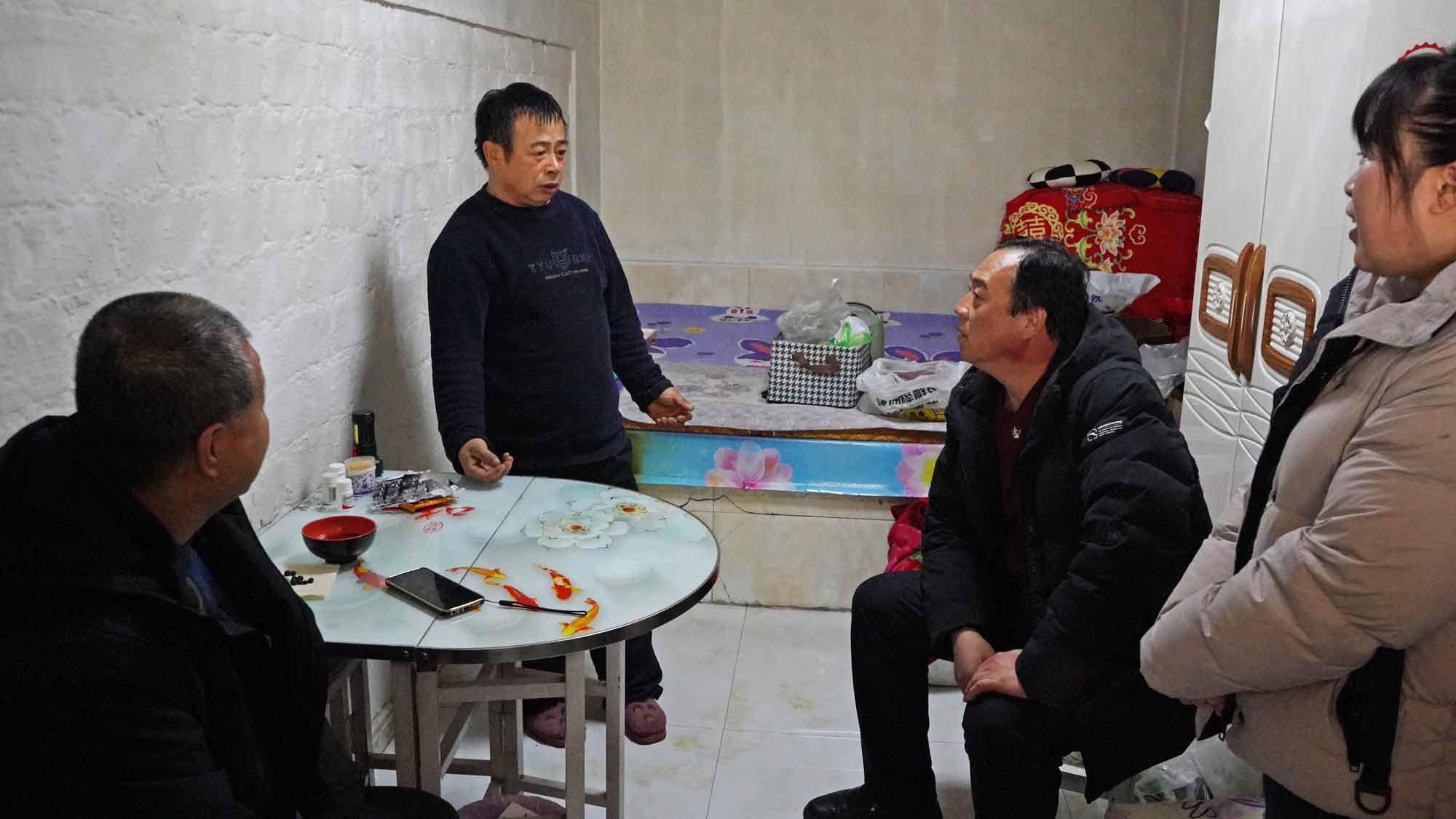克一河森工公司工會開展“兩節”送溫暖入戶走訪調查工作(郭平義攝影)8.jpg