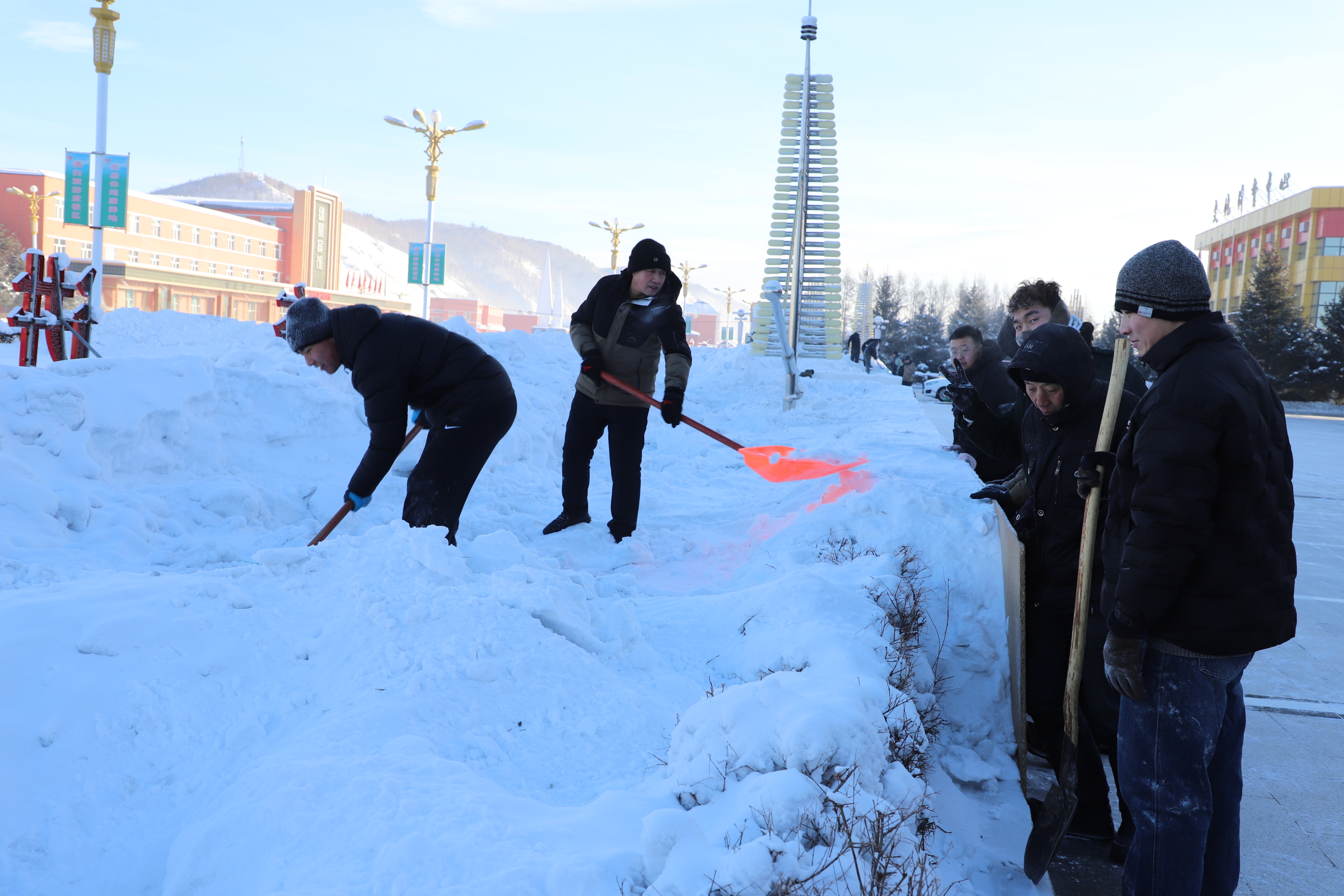搭雪墻 迎新春1.JPG