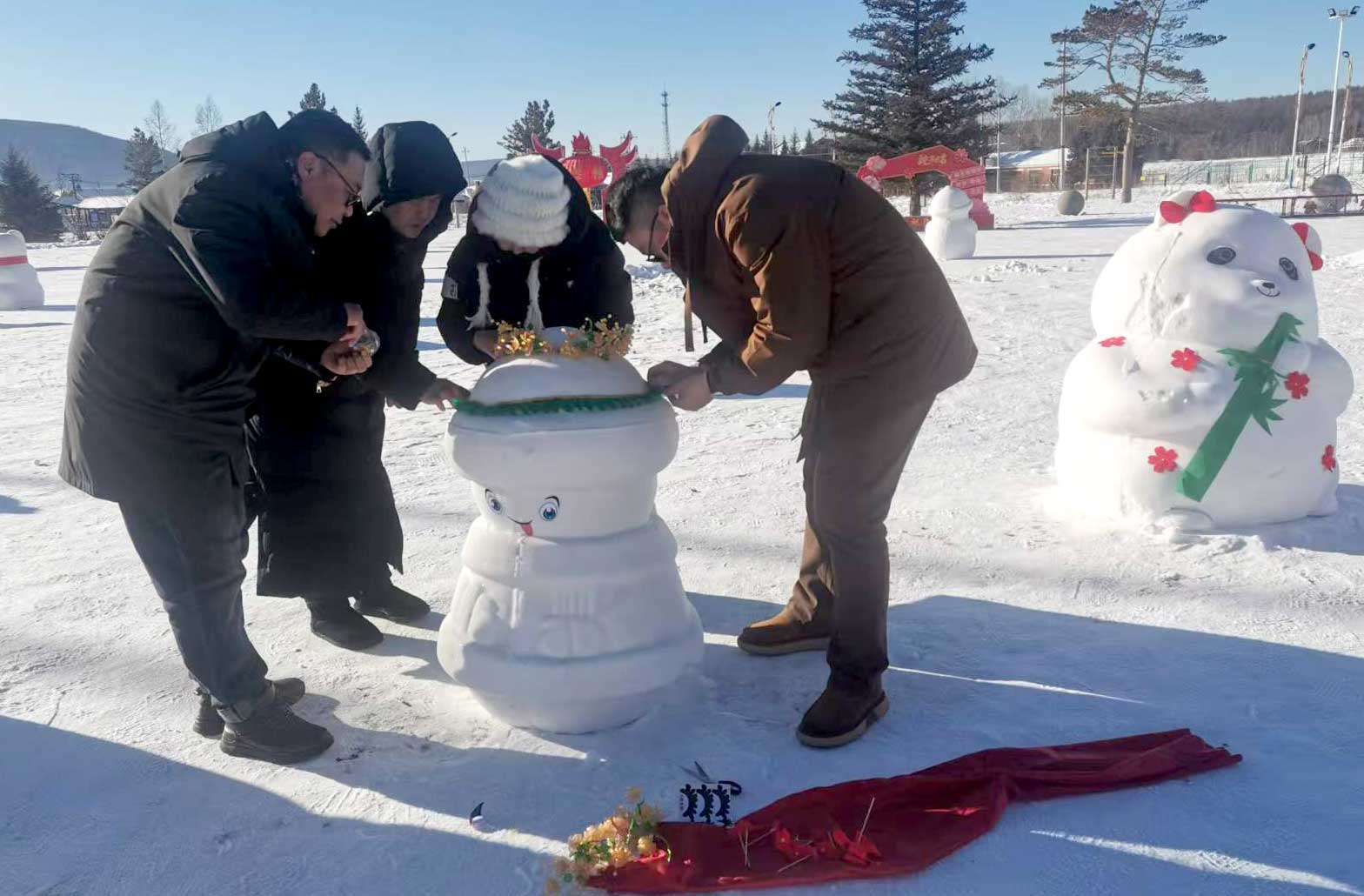 綽源森工公司信訪辦雪人迎新春-冬日里的歡樂與溫馨.jpg