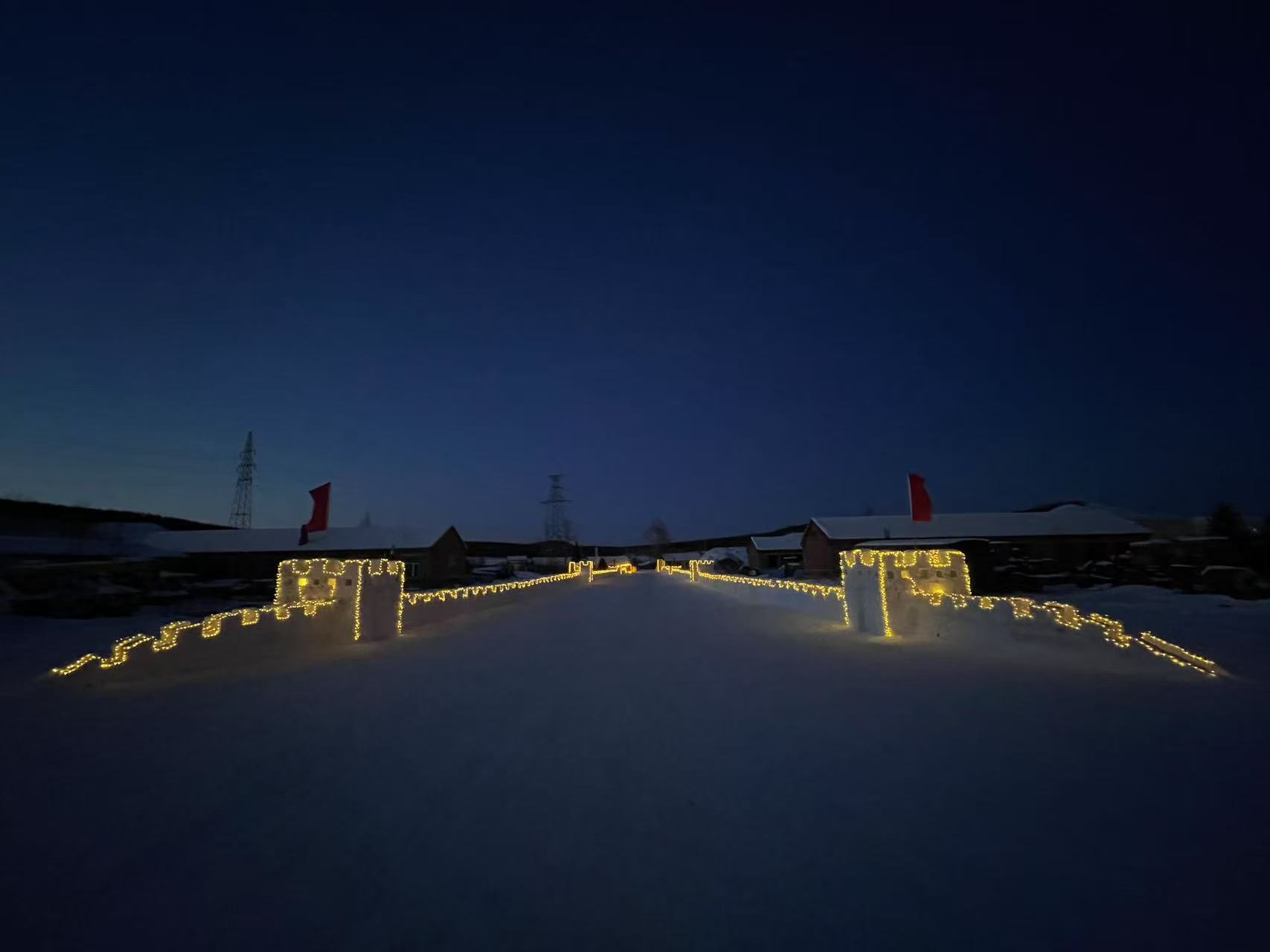 迎春制雪雕 路橋添樂(lè)趣1.jpg