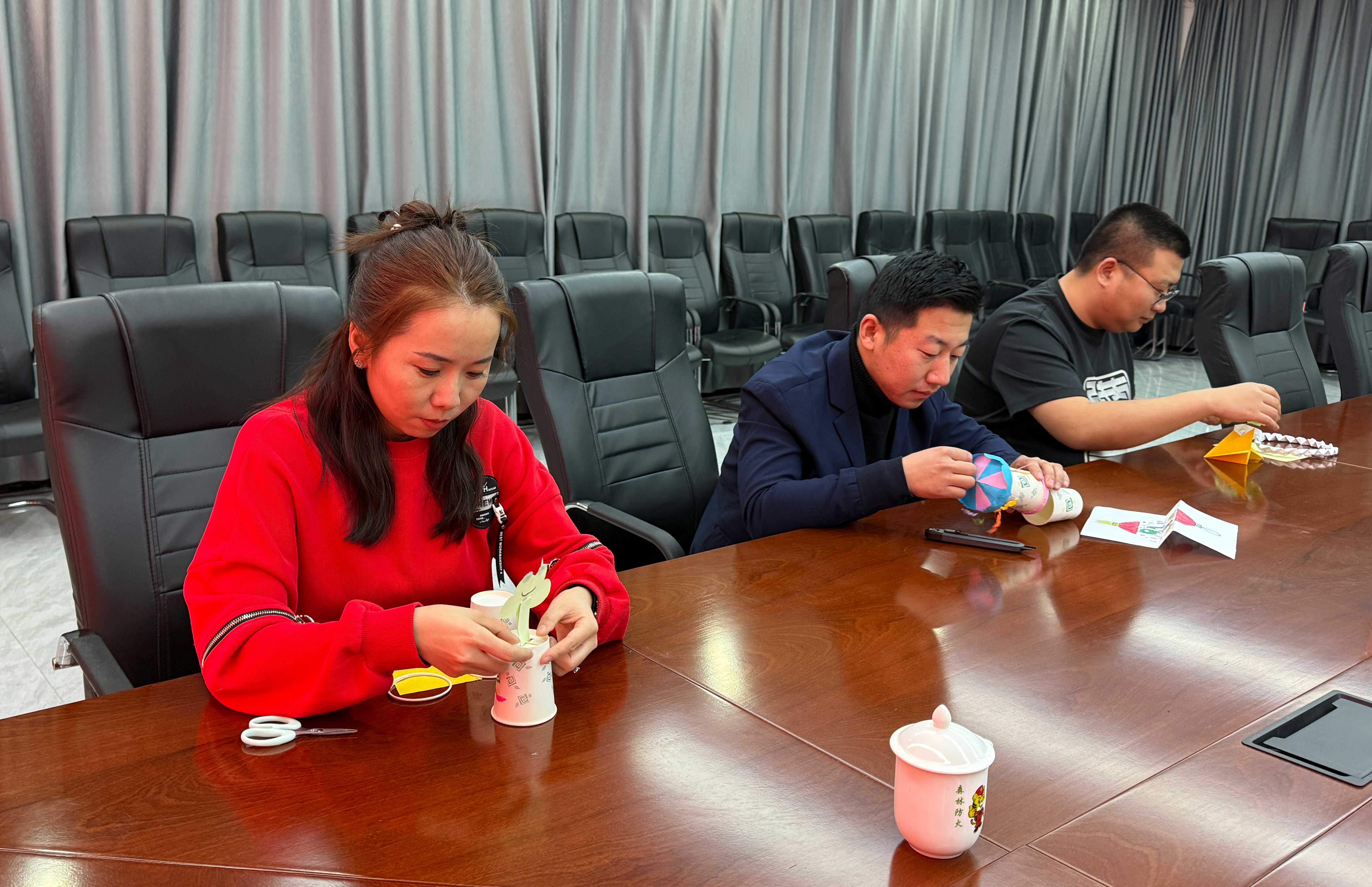 庫都爾森工公司應急事務中心開展環創活動2-(1).jpg