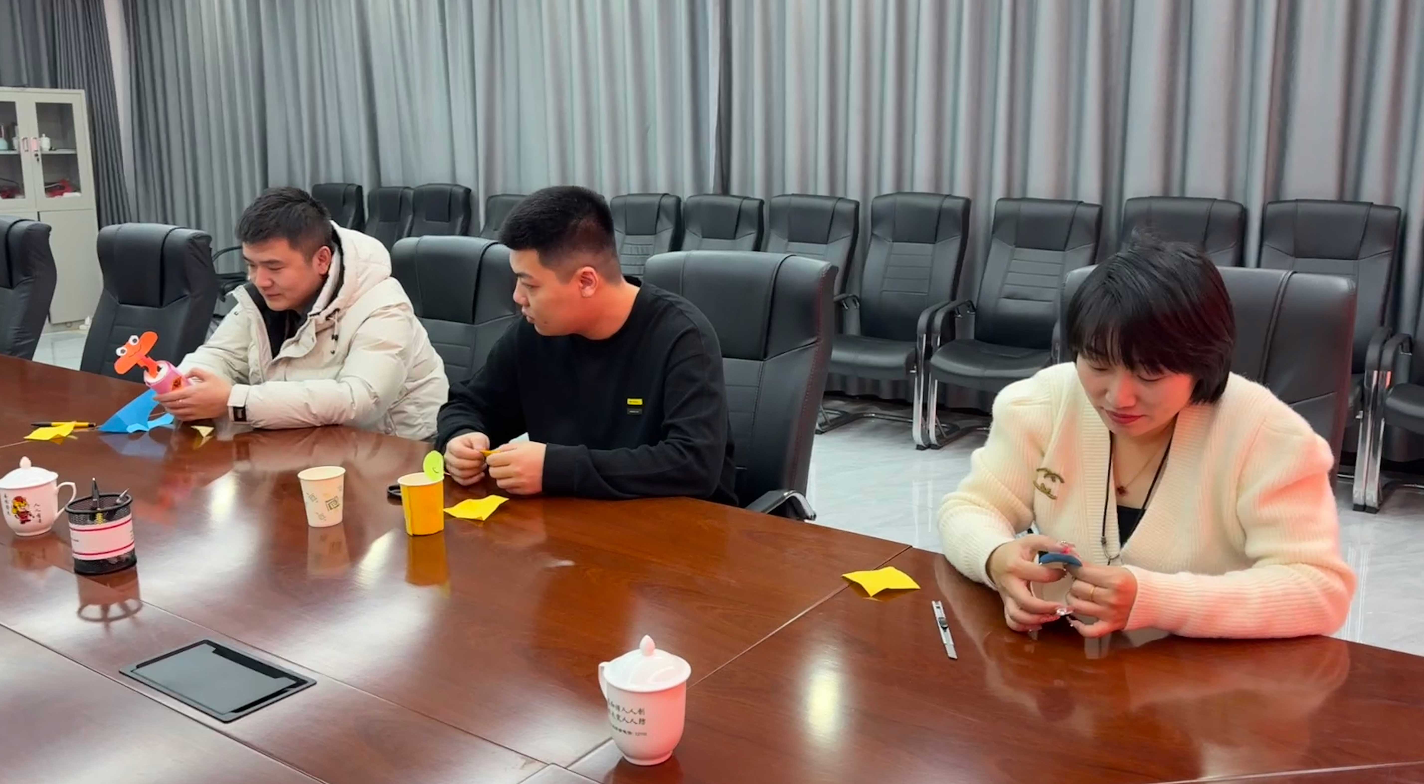 庫都爾森工公司應急事務中心開展環創活動2-(2).jpg