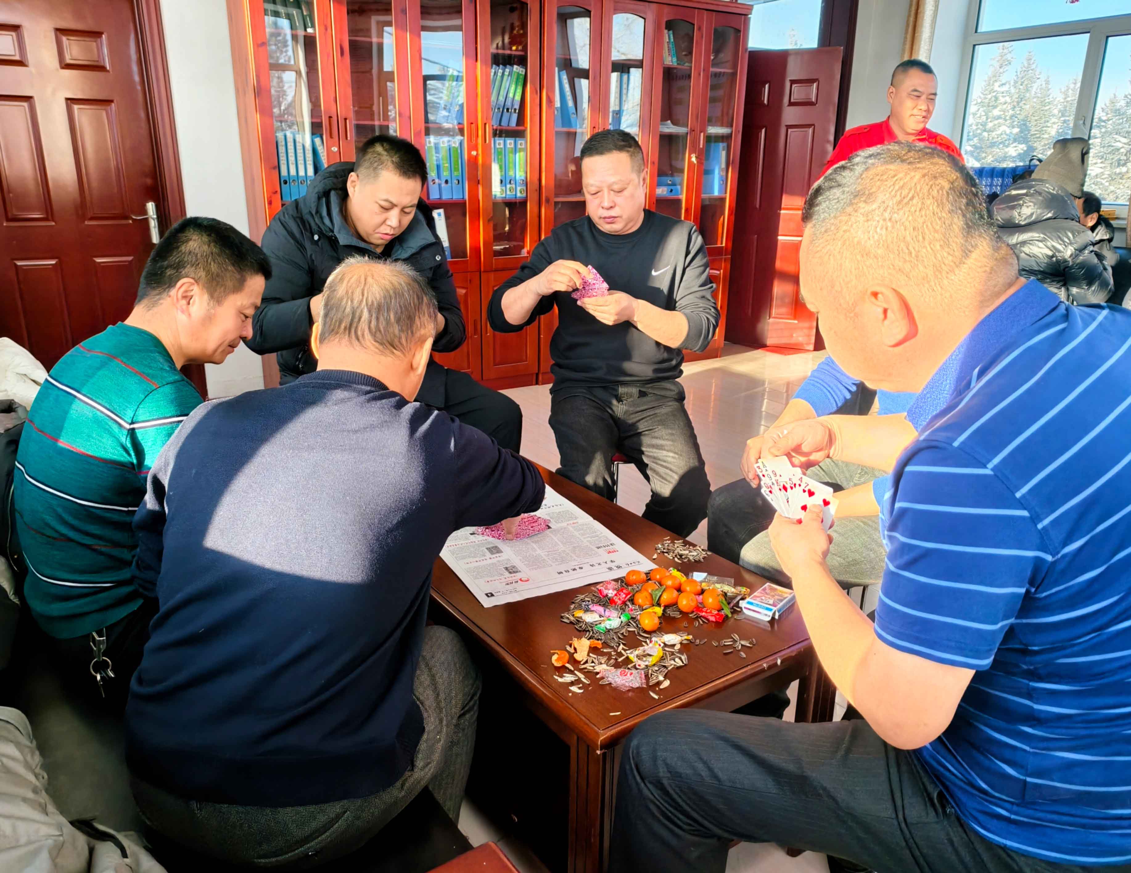 烏爾旗漢森工公司煤田經營管護中心開展迎新春趣味活動2.jpg