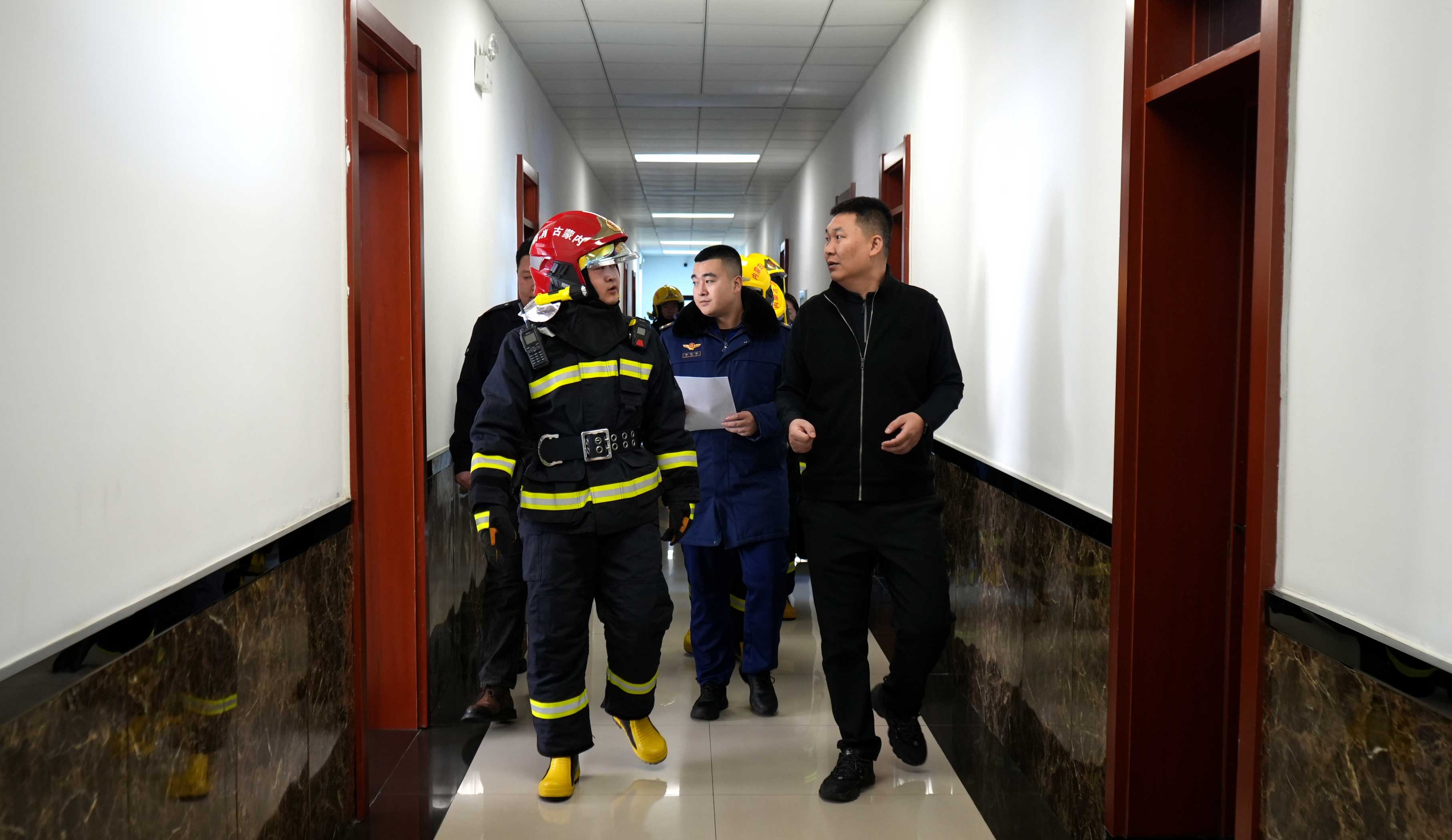 P阿爾山市消防救援大隊林海街消防救援站為阿爾山森工公司消防安全“護航”..jpg