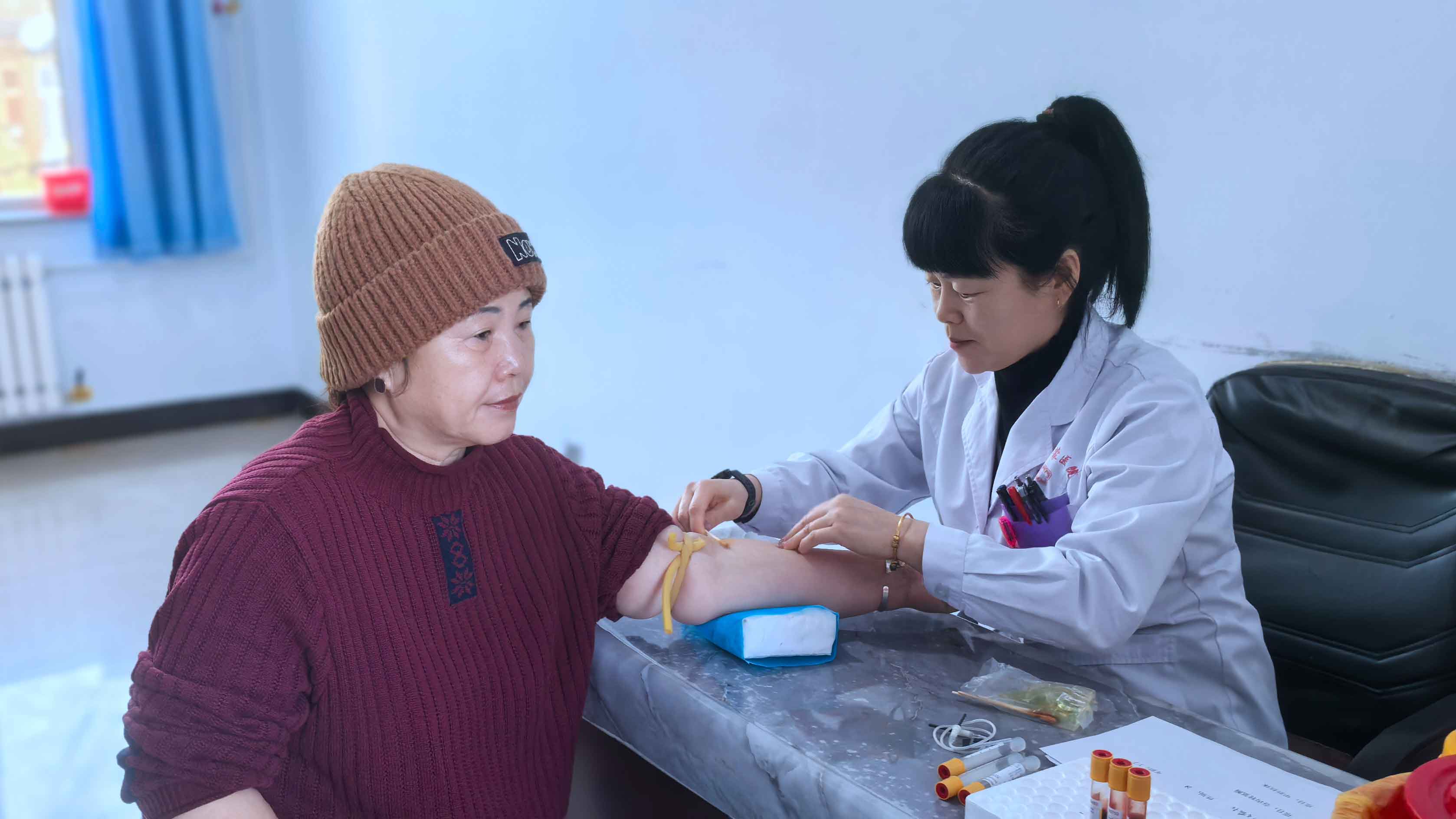 P滿歸森工公司伊克薩瑪旅游公司為職工辦理健康證2.jpg