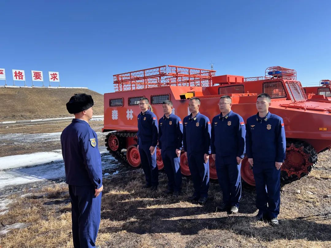 內蒙古大興安嶺森林消防支隊成立機械分隊提升應急救援硬實力2.jpg