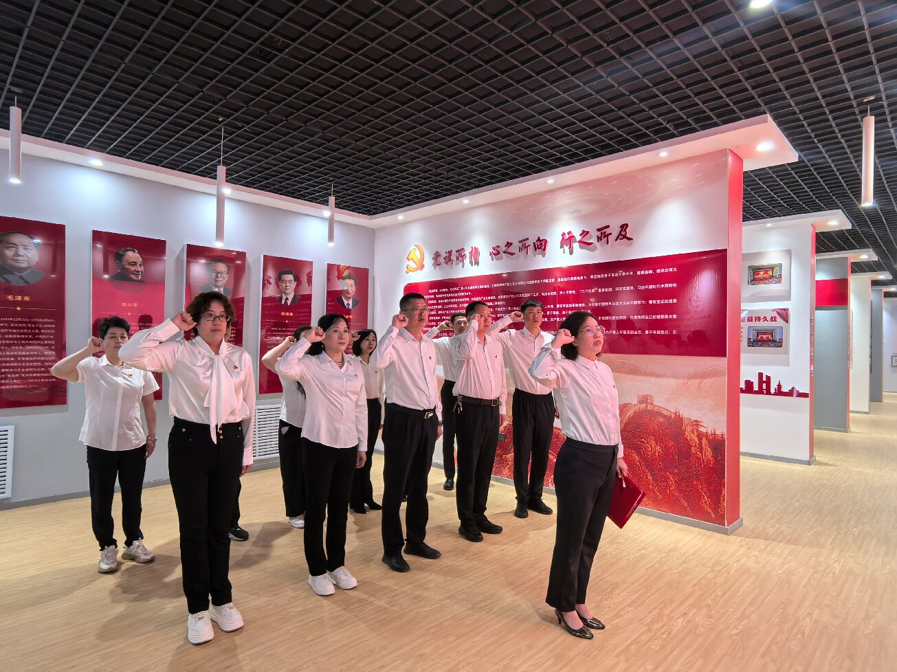 擦亮“娘家人”清廉底色 圖里河森工公司機關(guān)黨委第六（工會）黨支部赴廉潔警示教育基地開展主題黨日活動（綠網(wǎng)補充說明）.jpg