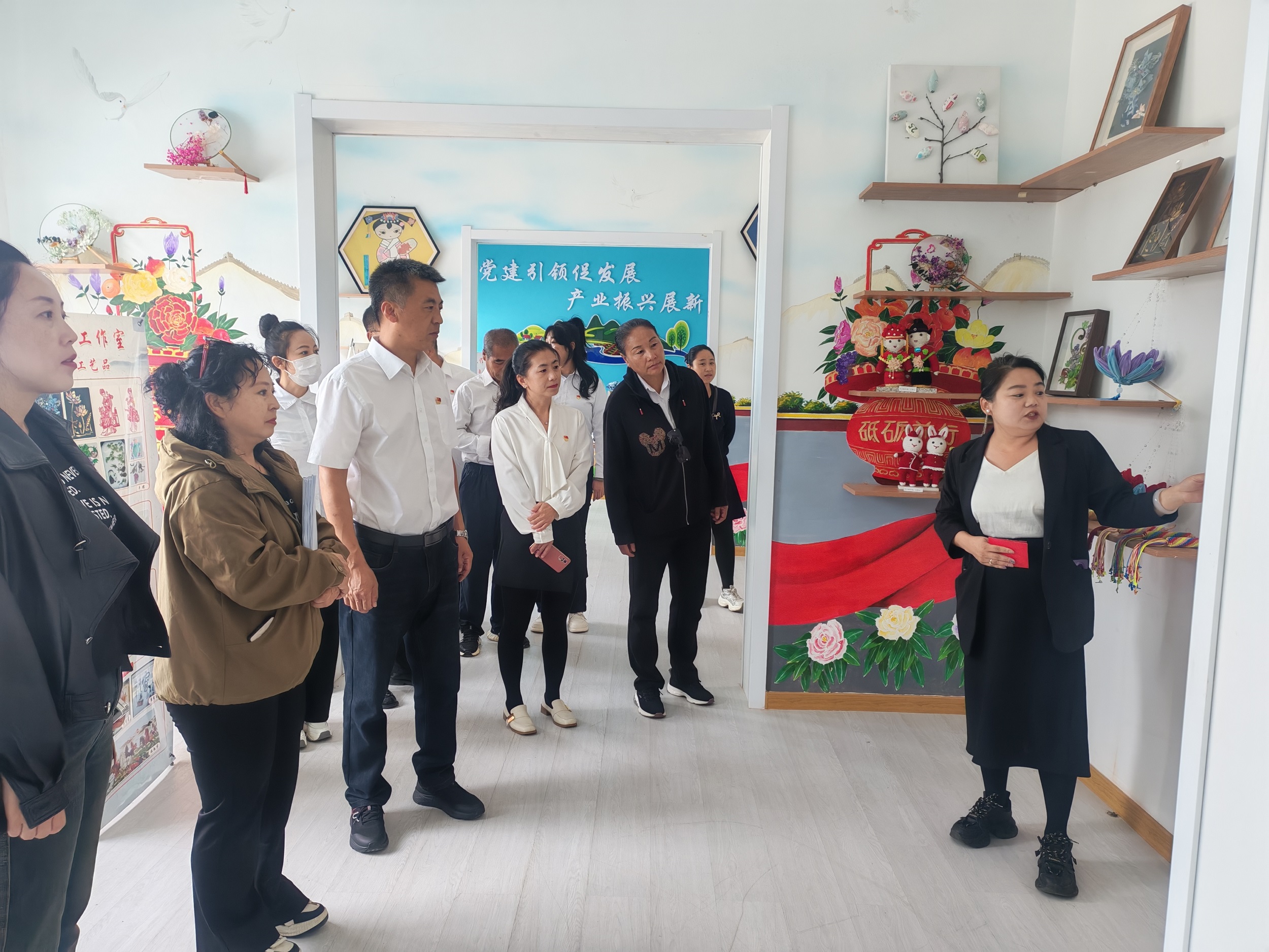 烏爾旗漢森工公司產業發展中心：共駐共建聚合力 互聯互動促提升.jpg