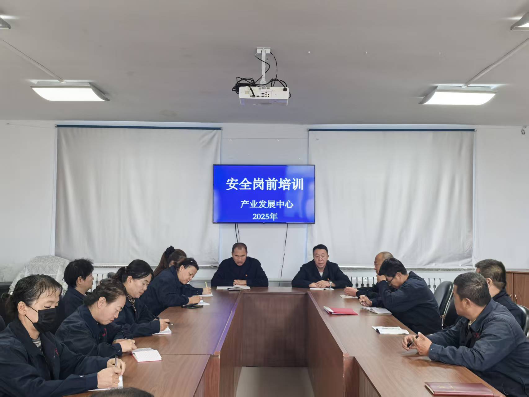 根河森工公司產業發展中心開展安全生產崗前培訓筑牢安全防線（圖片新聞）.jpg
