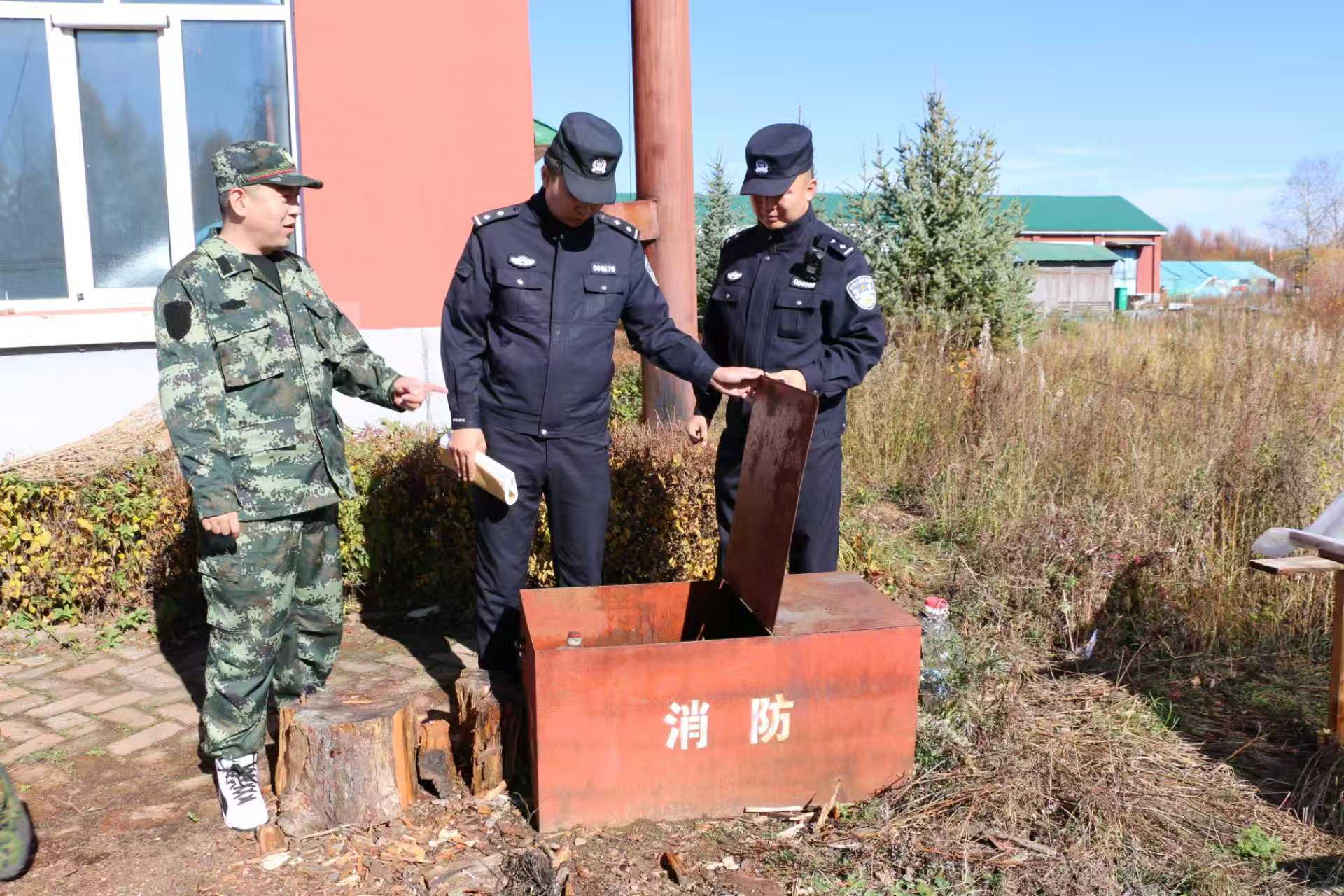 根河分局開展節(jié)后消防安全大檢查行動.jpg