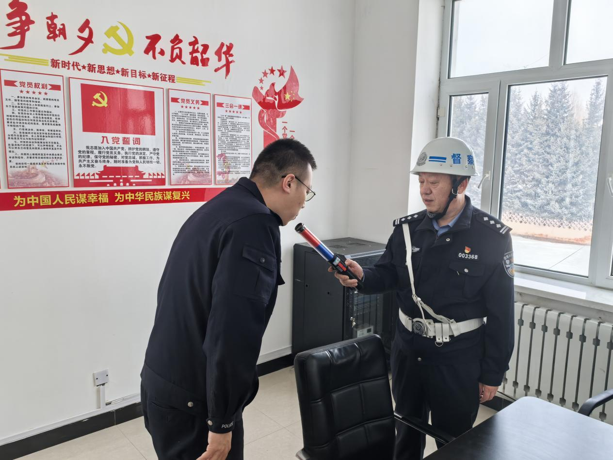 綽源分局育林派出所開展民警酒精測試專項檢查.png